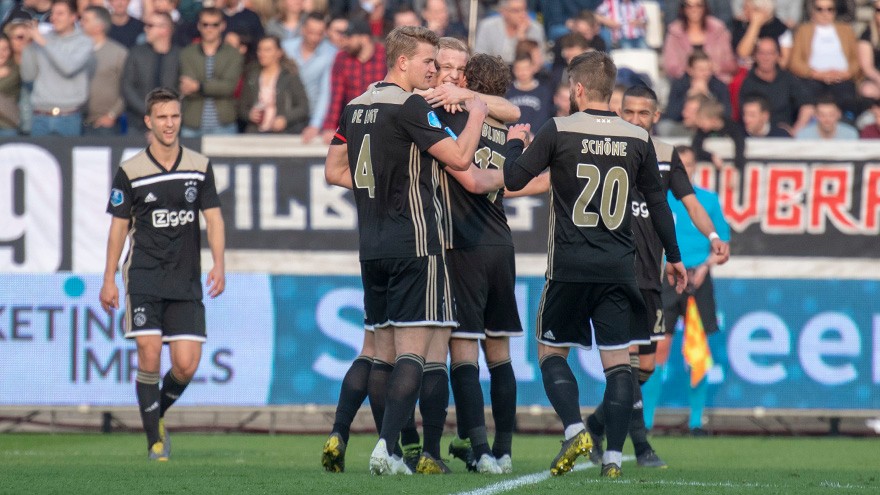 关于赛后荷甲传出新动向；武汉三镇迎来里程碑；高层表态——信心回归；细节决定成败的信息