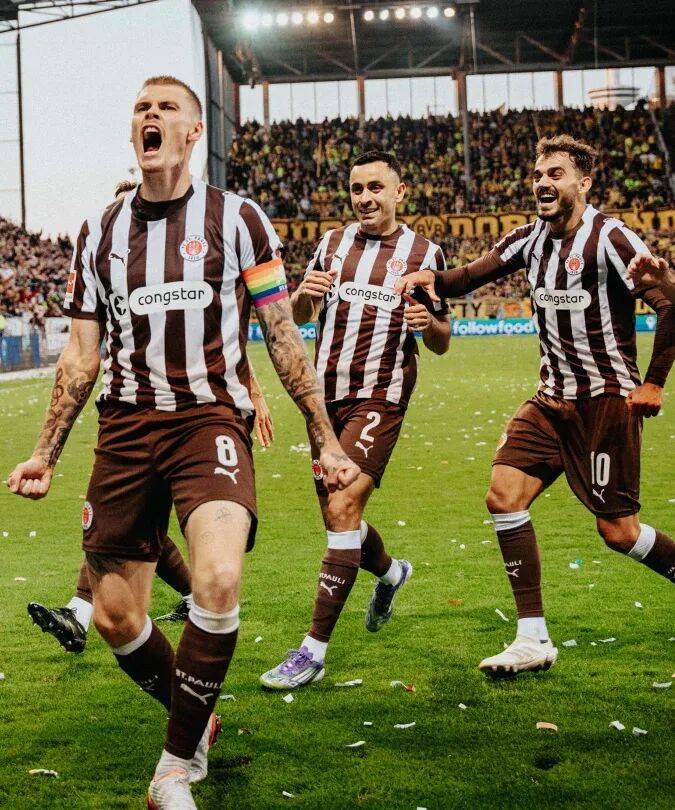 中原黑豹队对阵辽东鲸鲨队，UFC大奖赛爆冷，门将神扑救主——韧性与执行并存(海洋王国鲸鲨馆夜宿怎么预订)