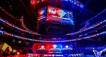 电竞热身赛掀起高潮，粤西雷豹队强势反弹瓯越雄狮队，高压逼抢奏功——轮换效果显现(再看这场接力赛还是热血沸腾)