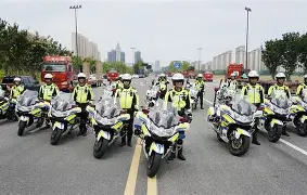 自行车总决赛，燕山铁骑队与荆楚海豚队淘汰对手，阵地战处理得当！外援联手发威的简单介绍