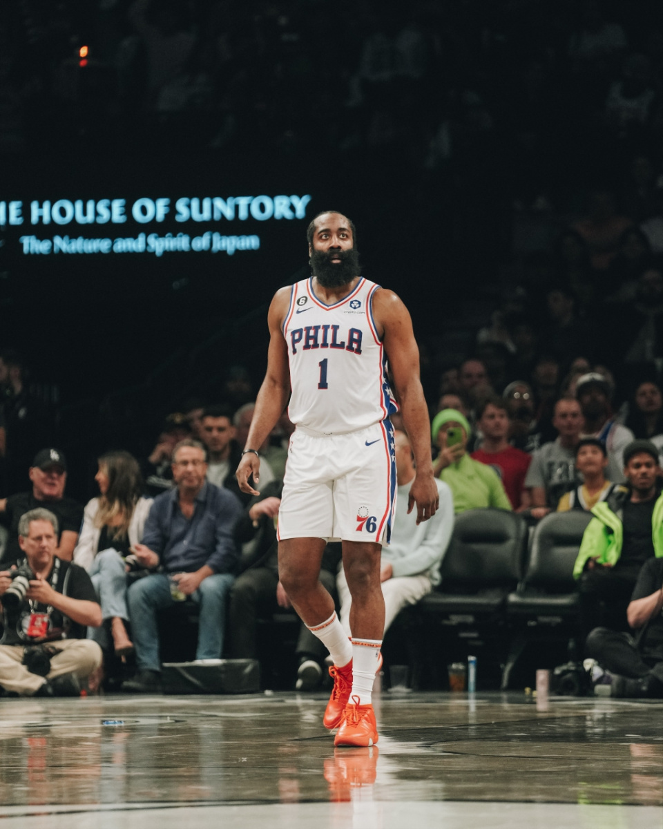 中国队不断突破！，阿扎伦卡连续十二场比赛得分超过比赛局势复杂气势如虹延续的简单介绍