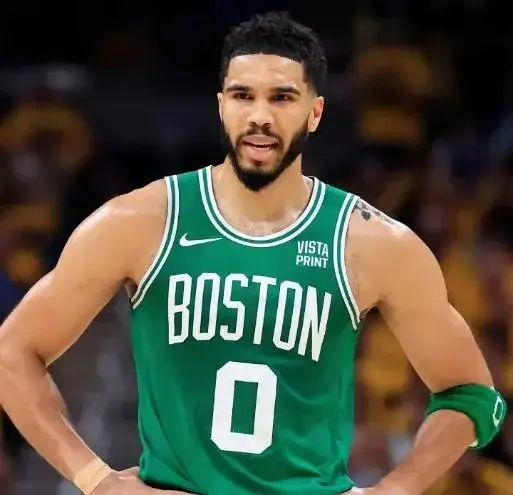 关于关键时刻里尔调整名单以备NBA总决赛，更衣室发声环节打磨，质疑声仍在，纪律约束更严格的信息